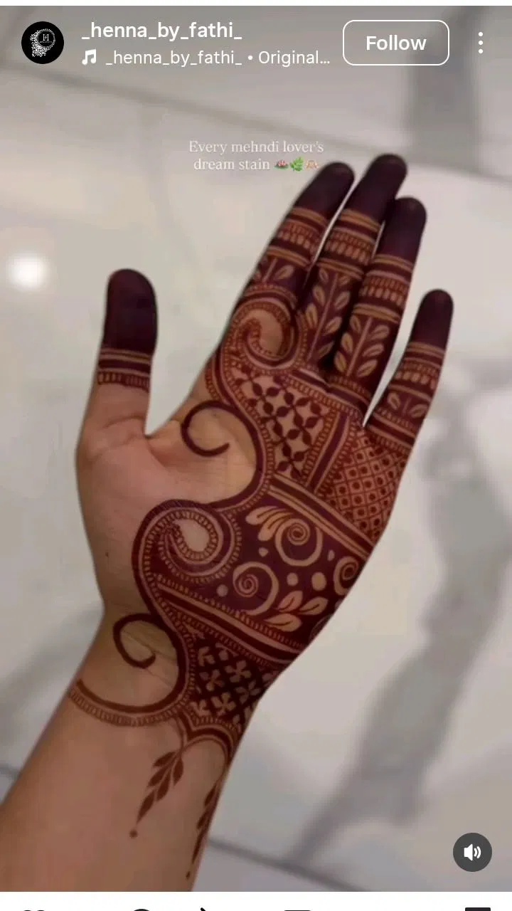 Arabic Simple Front Hand Mehndi Design with Bel for Teej