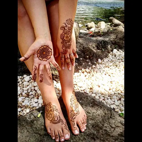 bridal deity foot mehndi design
