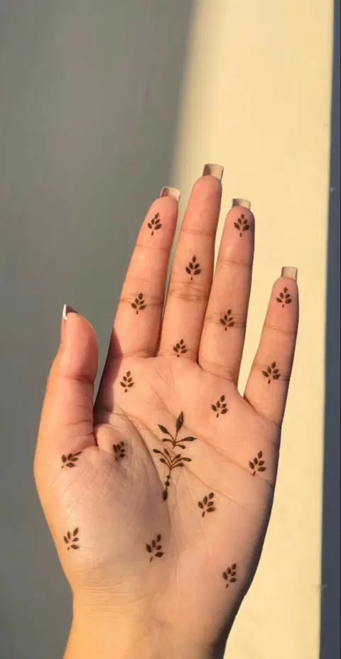 aesthetic minimal finger mehndi design