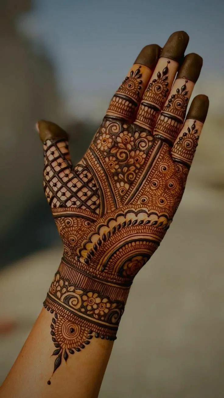 Bridal Indian Front Hand Mehndi Design with Gol Tikki and Moon
