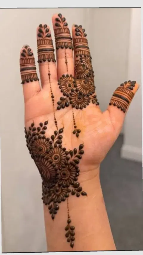 aesthetic simple jaal front hand mehndi design