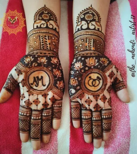 bridal stylish circle front hand mehndi design