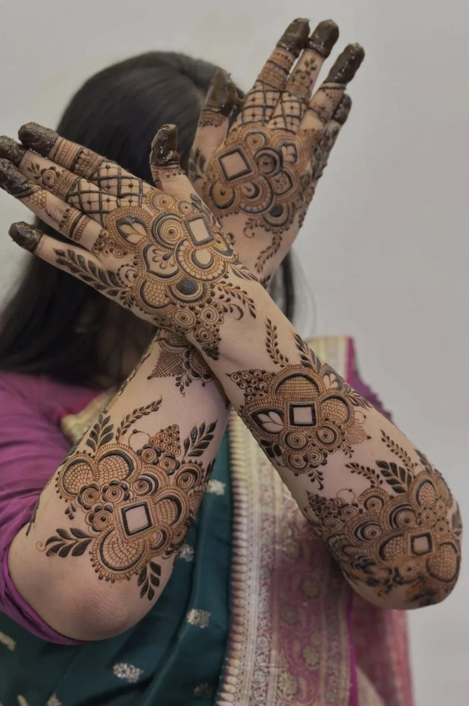 Arabic Bridal Arm Mehndi Design (2)