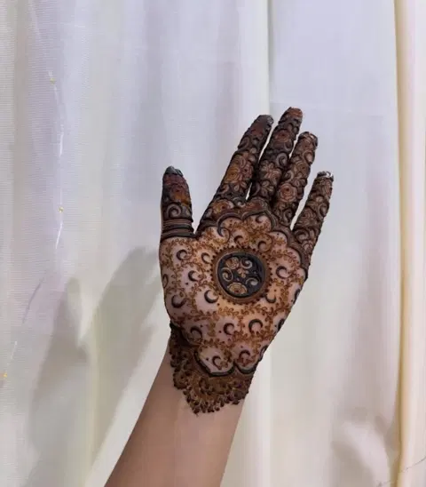 aesthetic bridal flower back hand mehndi design