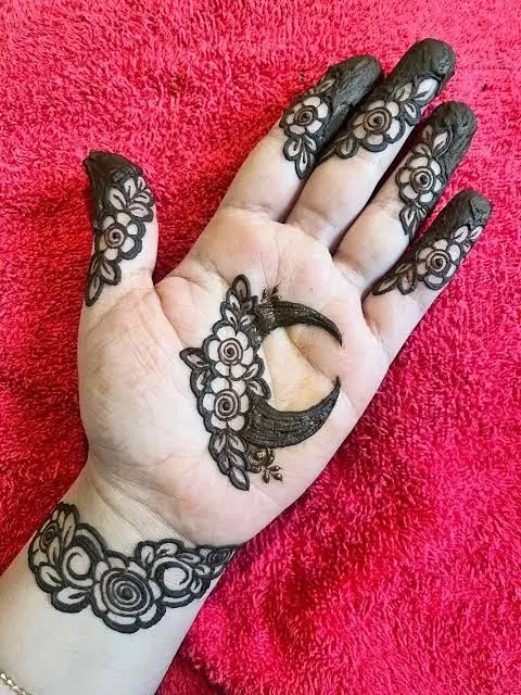 aesthetic arabic butterfly front hand mehndi design