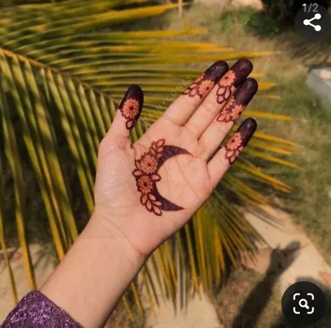 aesthetic arabic circle front hand mehndi design