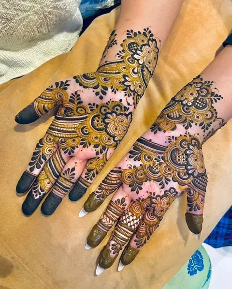bridal simple finger mehndi design