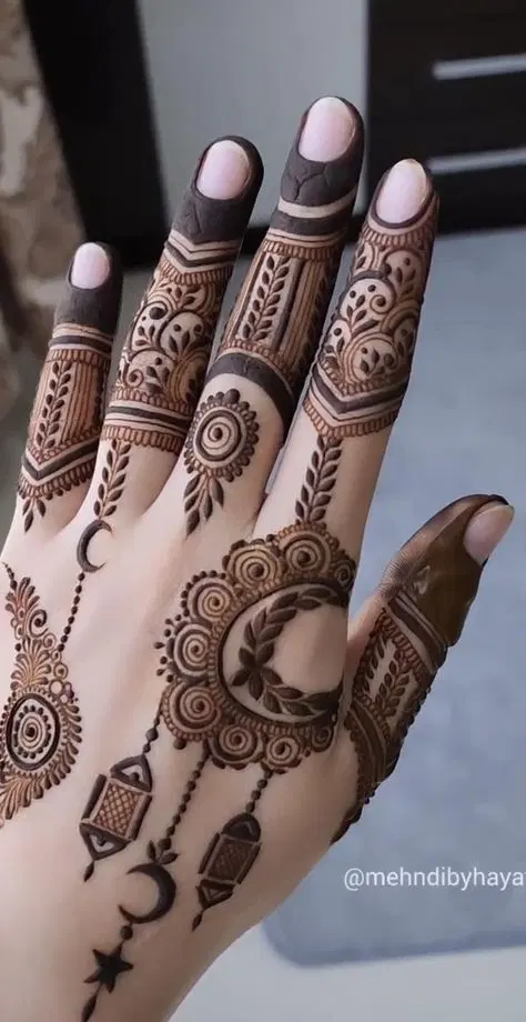 aesthetic pakistani moon back hand mehndi design