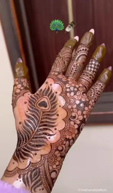 stylish deity front hand mehndi design