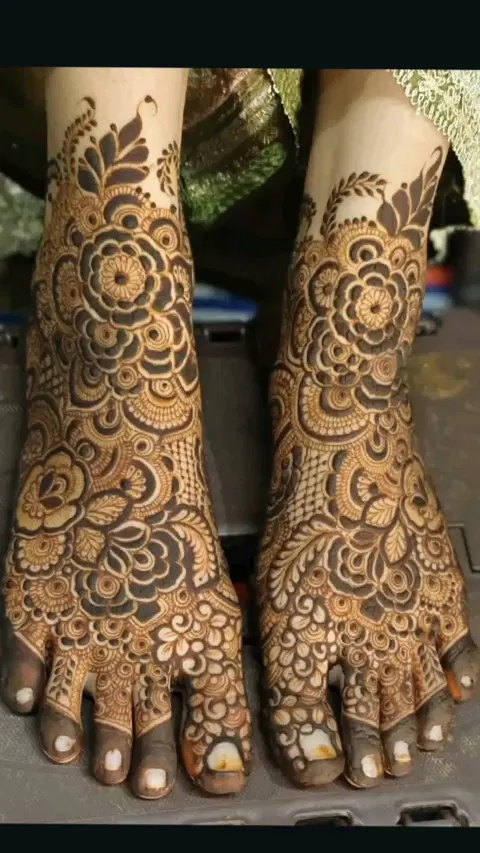 bridal flower foot mehndi design