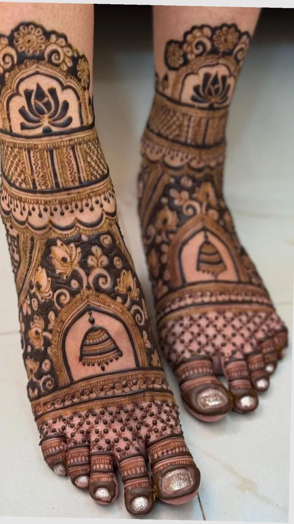 Bridal Royal Foot Mehndi Design with Figures and Peacock (2)