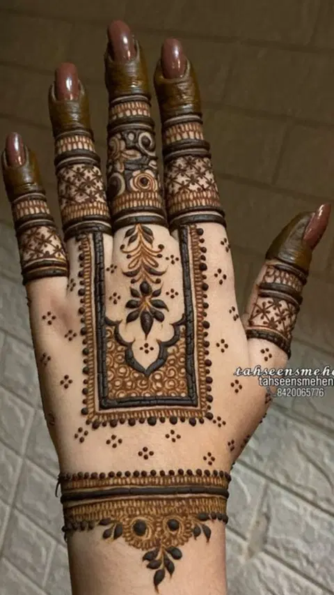 aesthetic bridal circle back hand mehndi design