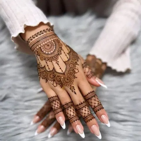 aesthetic pakistani flower back hand mehndi design