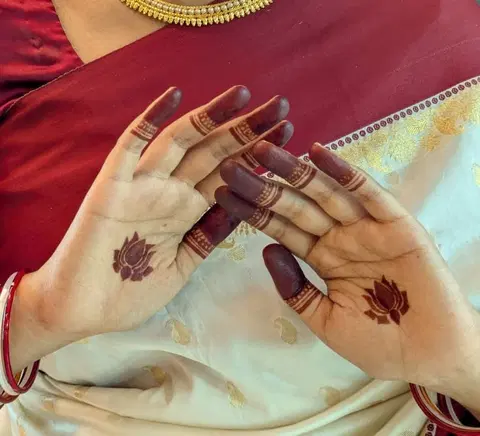 aesthetic indian jaal back hand mehndi design