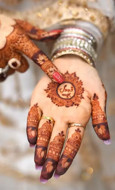 bridal figure front hand mehndi design