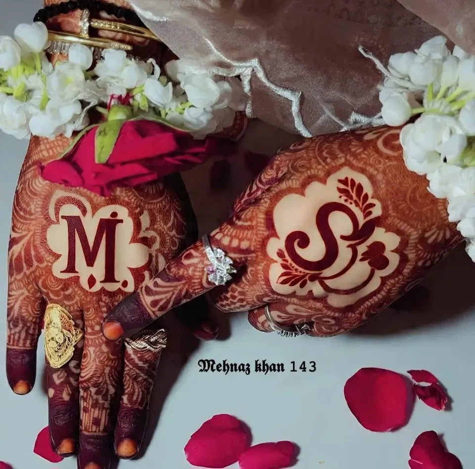 Bridal Simple Finger Mehndi Design with Figures and Hearts