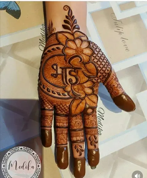 stylish flower back hand mehndi design