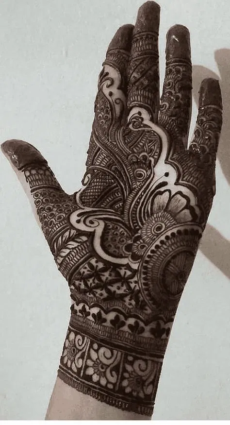 Bridal Back Hand Mehndi Design for Diwali (3)