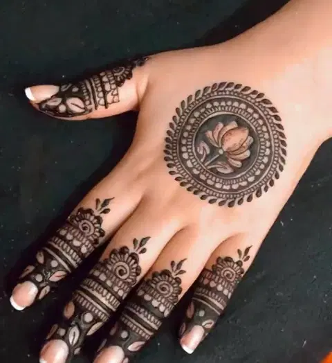 bridal circle back hand mehndi design