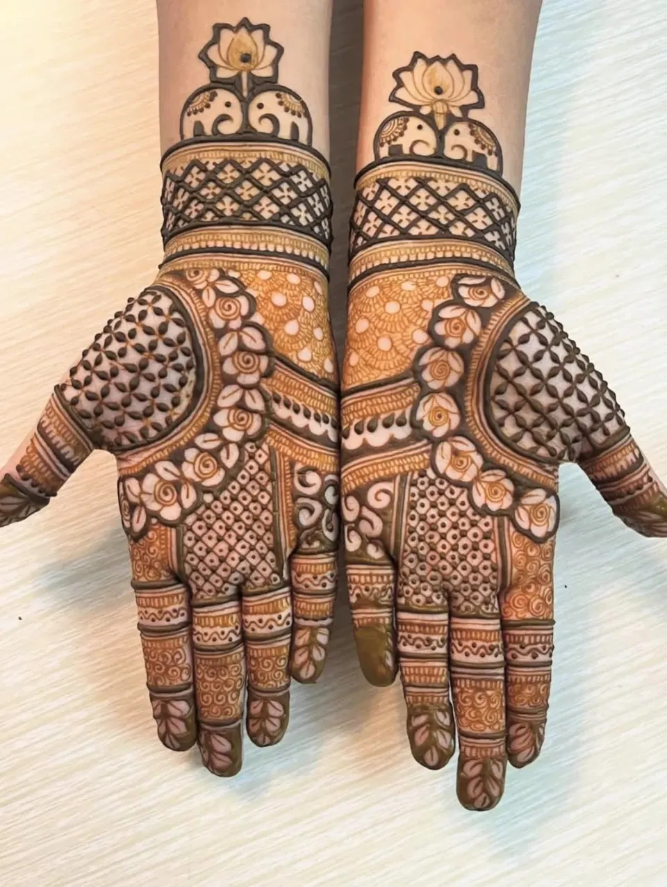 Bridal Stylish Full Hand Mehndi Design with Gol Tikki