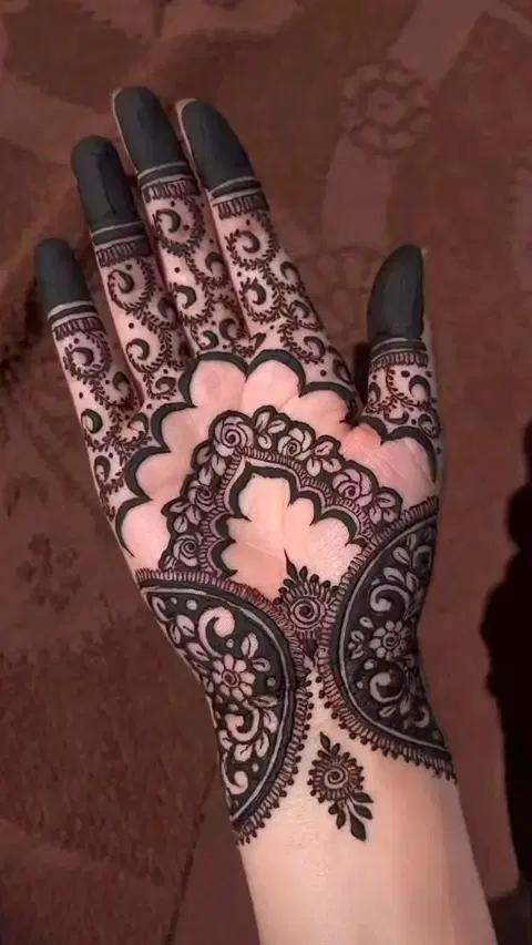aesthetic arabic heart back hand mehndi design