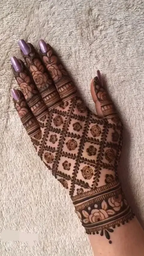 bridal stylish flower back hand mehndi design