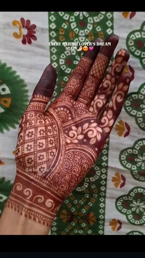 arabic bridal circle finger mehndi design