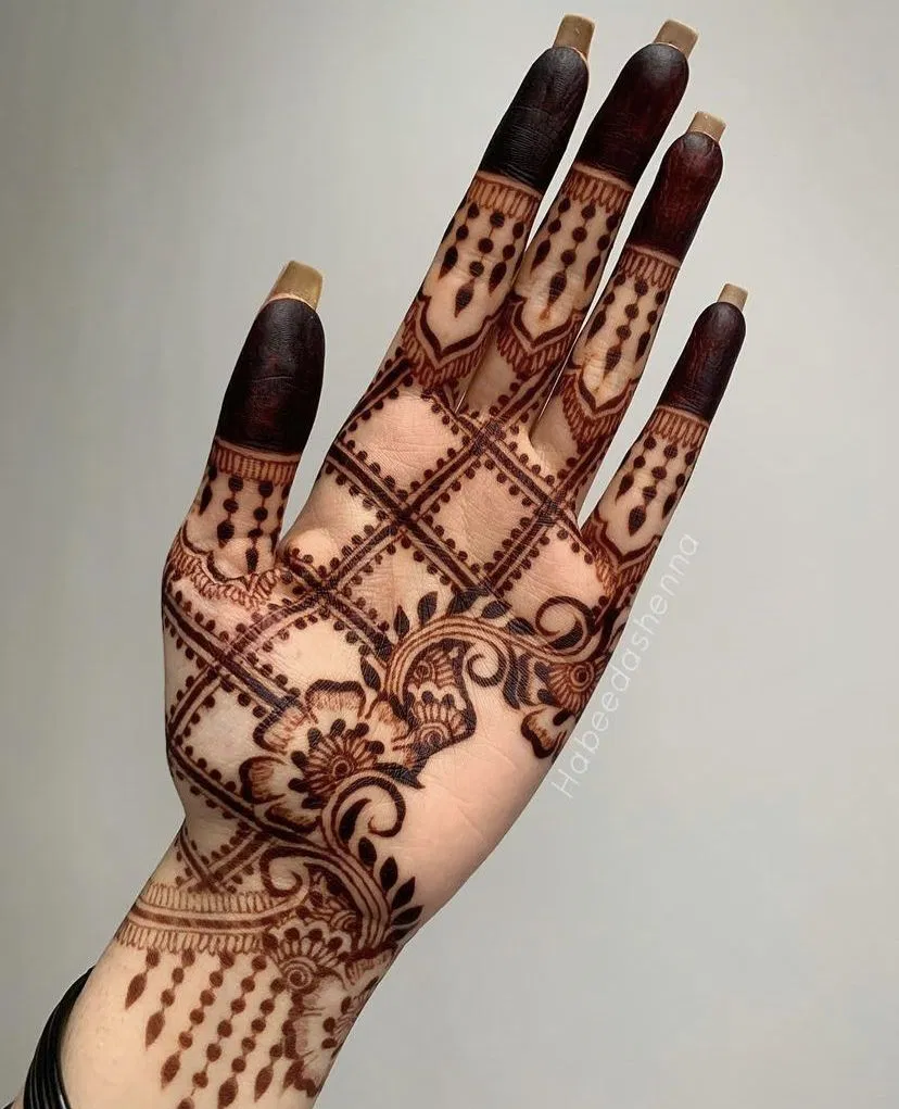 Bridal Front Hand Mehndi Design with Jaal for Eid