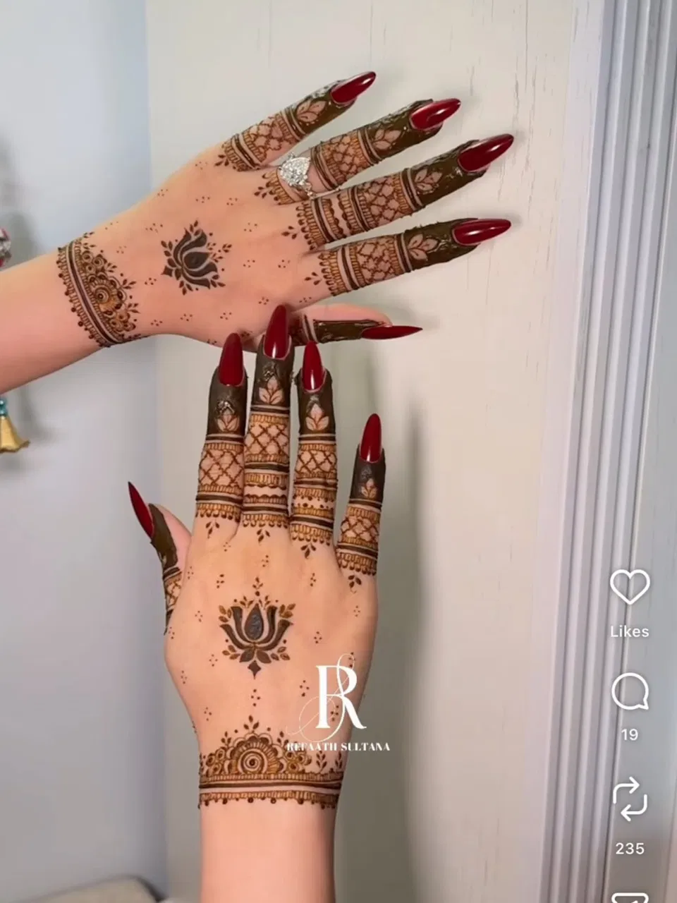 Indian Simple Back Hand Mehndi Design with Gol Tikki for Engagement