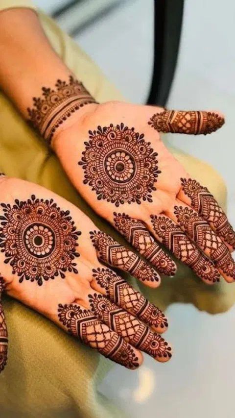 minimal circle back hand mehndi design