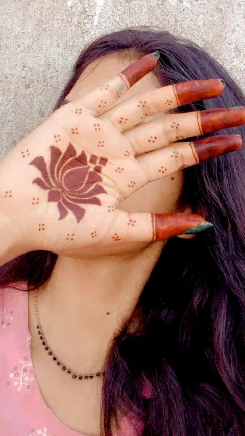 aesthetic simple flower back hand mehndi design