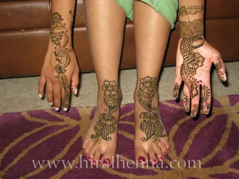 bridal figure foot mehndi design