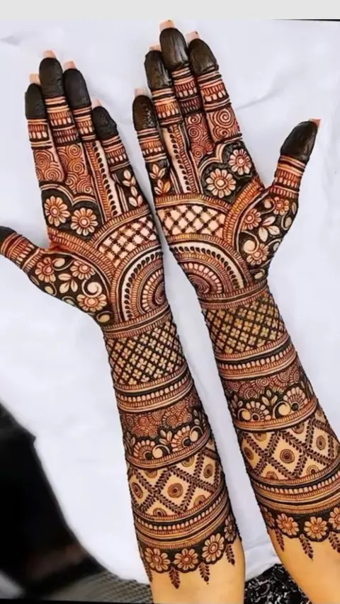 bridal indian figure front hand mehndi design