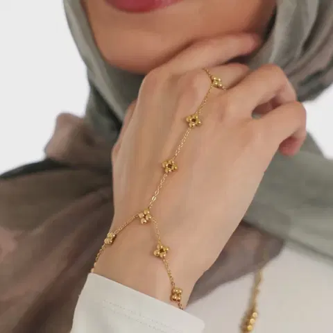 arabic minimal back hand mehndi design