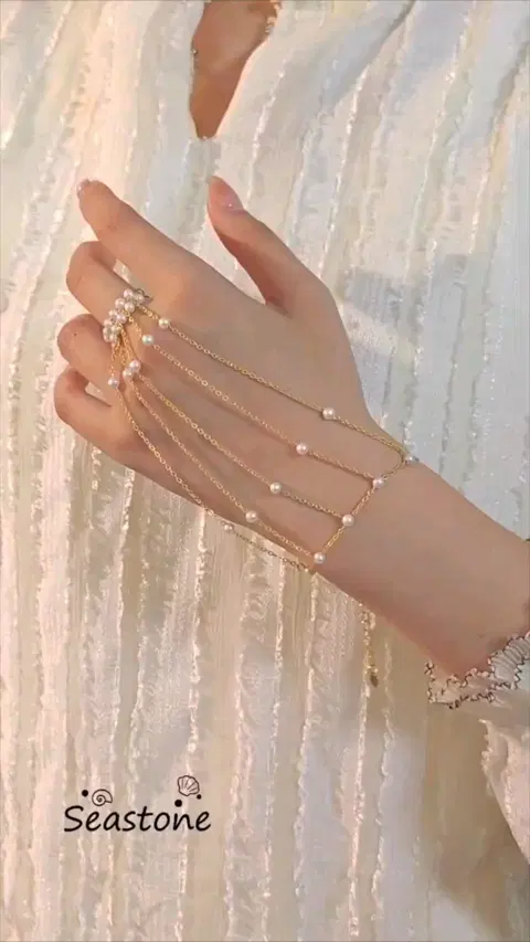 aesthetic simple jaal back hand mehndi design