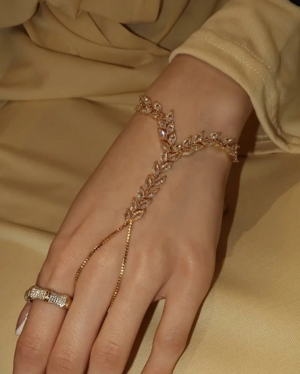 Arabic Indian Finger Mehndi Design with Jaal