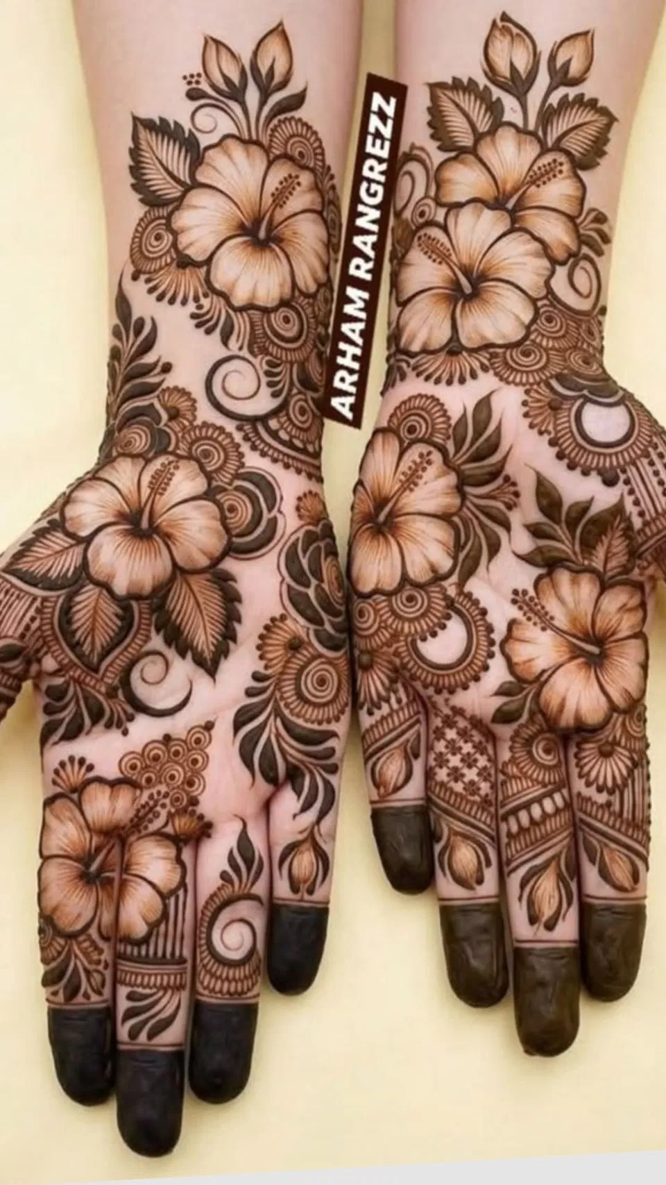 Arabic Bridal Front Hand Mehndi Design with Flowers (3)