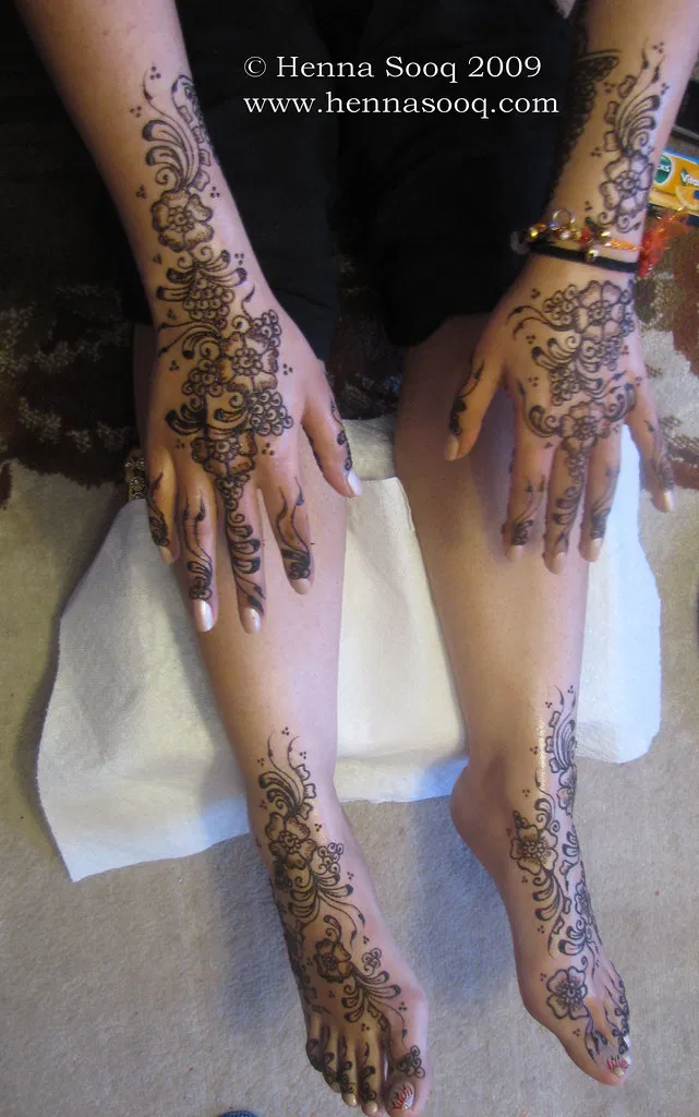 Easy Bridal Indian Full Hand Mehndi Design with Flowers and Jaal