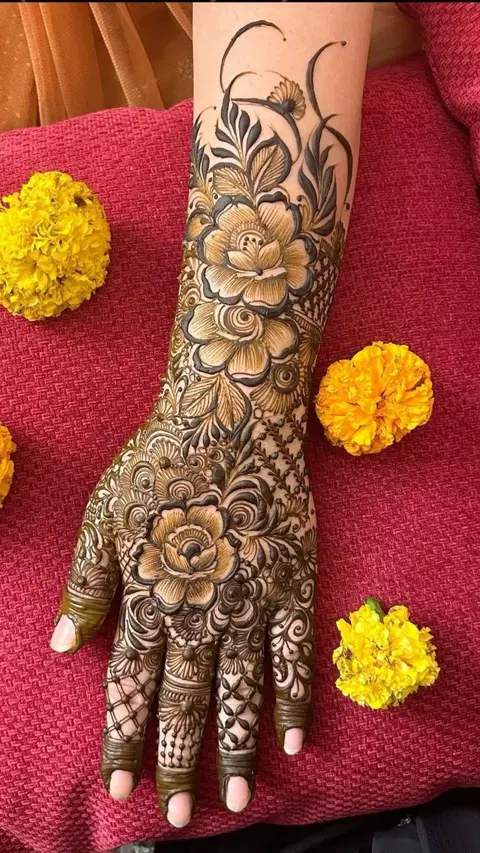 arabic bridal circle back hand mehndi design