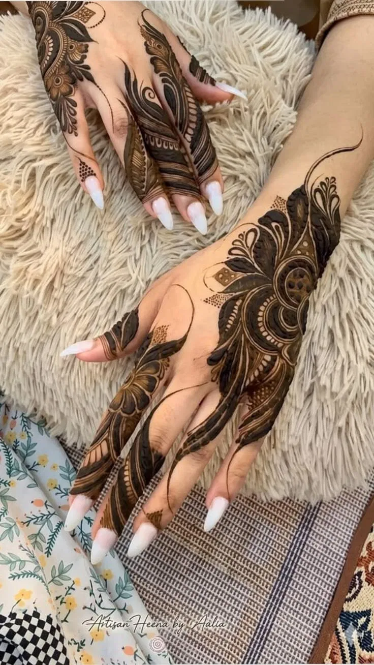 Arabic Dubai Back Hand Mehndi Design (3)