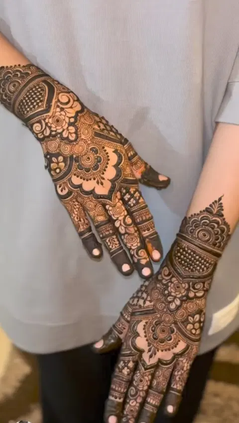 bridal dubai figure back hand mehndi design