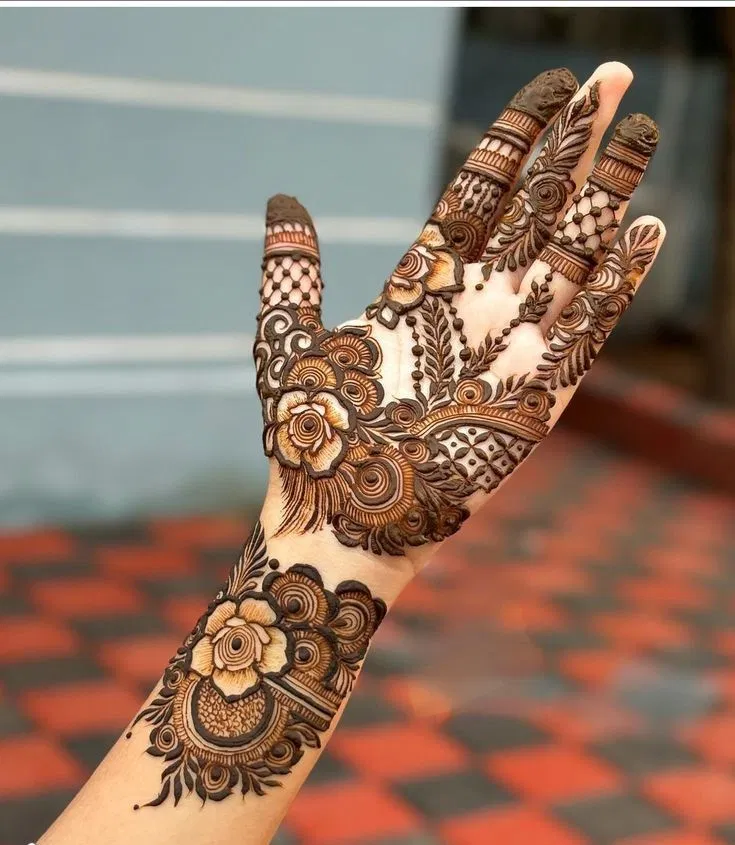 Arabic Dubai Back Hand Mehndi Design with Flowers and Jaal