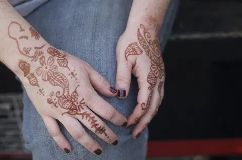 simple foot mehndi design