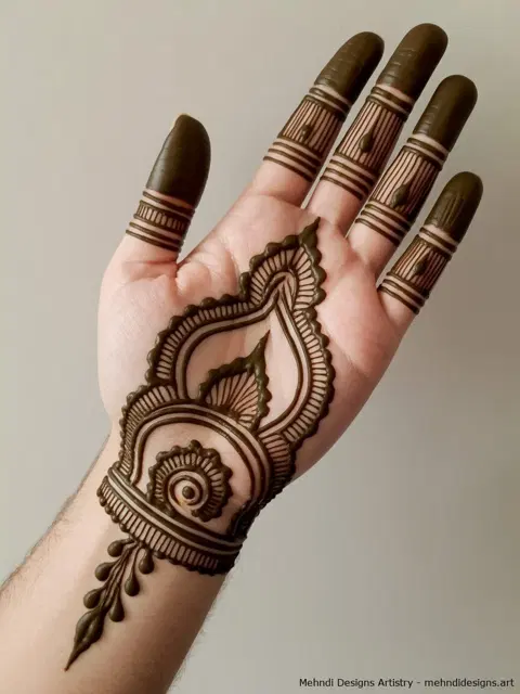 aesthetic royal circle finger mehndi design