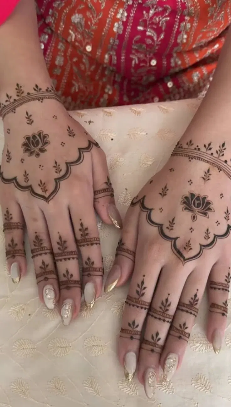 Aesthetic Simple Finger Mehndi Design with Jaal and Lotus for Eid
