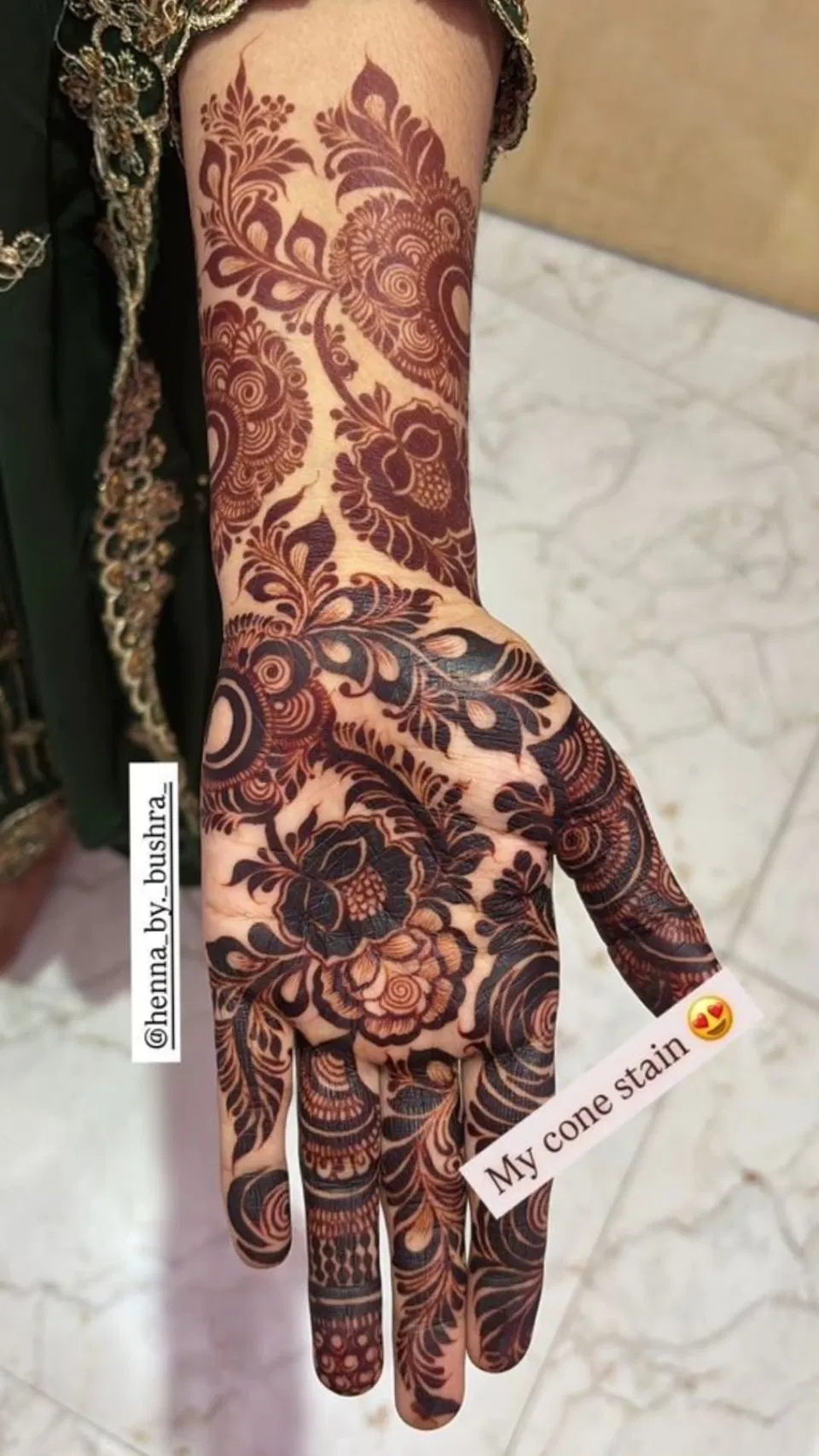 Aesthetic Dubai Front Hand Mehndi Design with Flowers