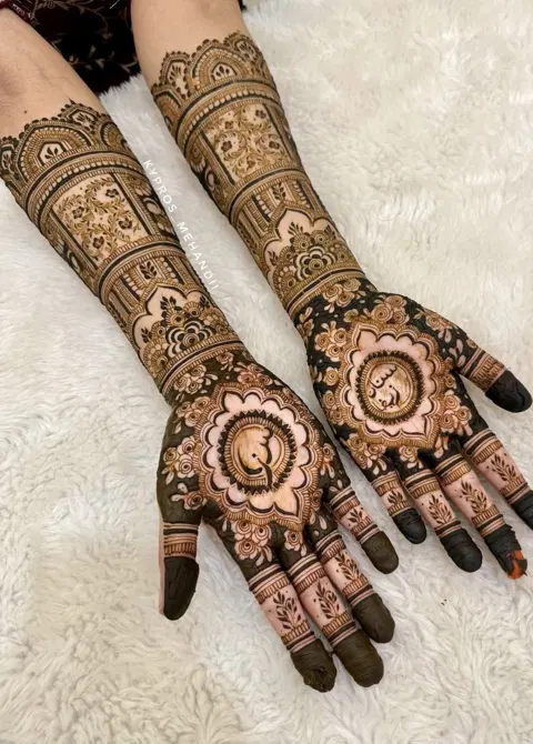 arabic bridal deity front hand mehndi design