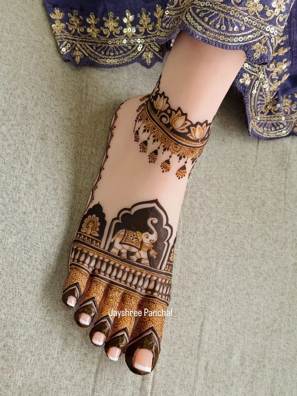 Bridal Indian Back Hand Mehndi Design with Gol Tikki, Figures and Jaal (3)