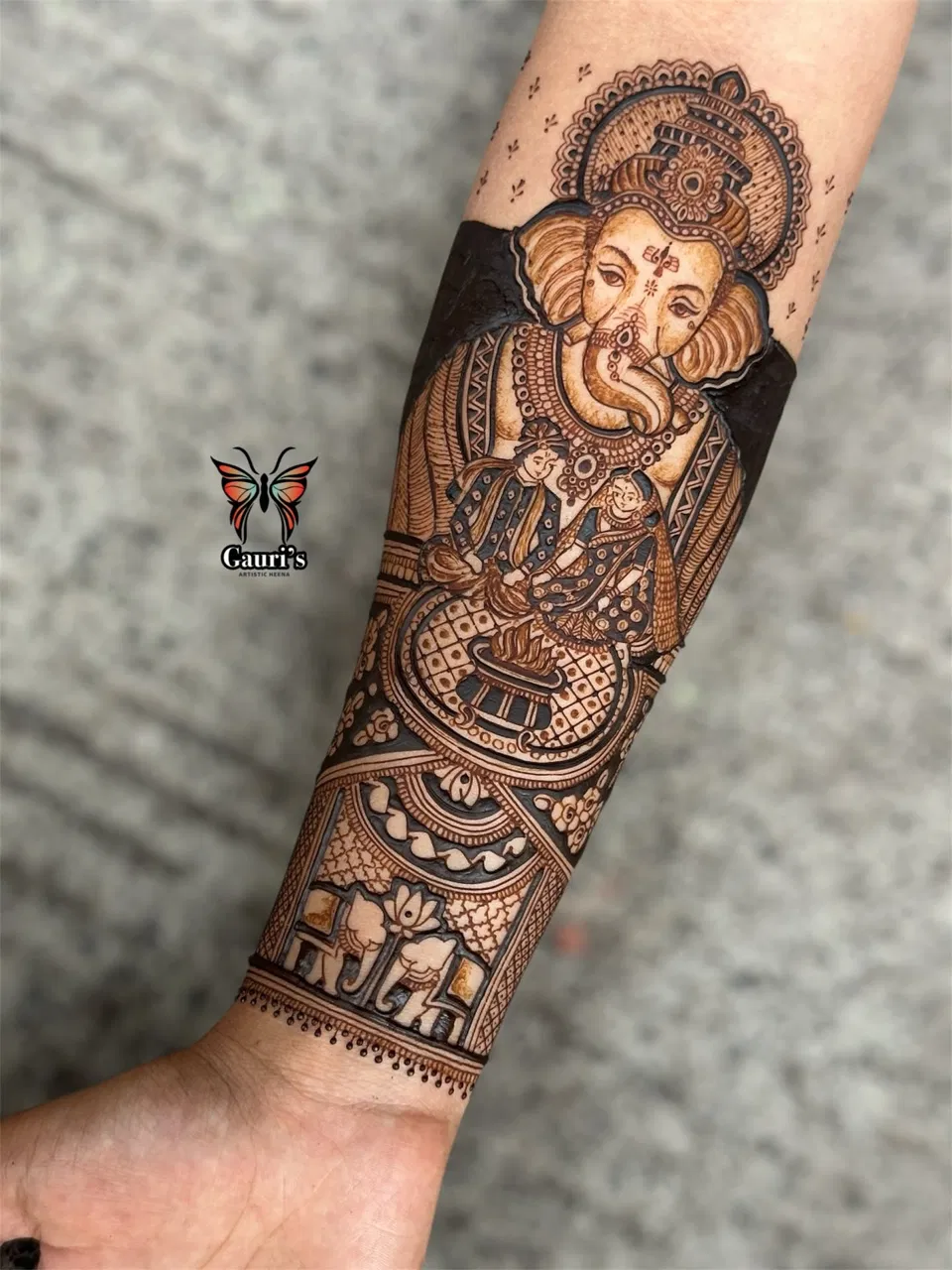 Bridal Stylish Arm Mehndi Design with Gol Tikki and Figures for Engagement (2)