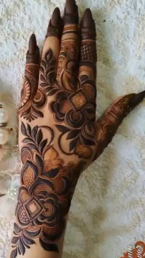 bridal dubai circle back hand mehndi design